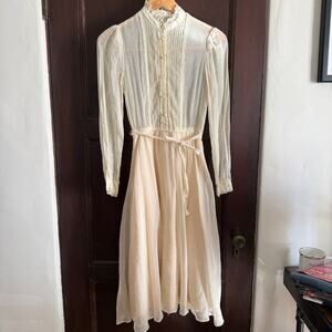 1970s Vintage Cream Cotton Victorian-inspired prairie-style wedding gown Small